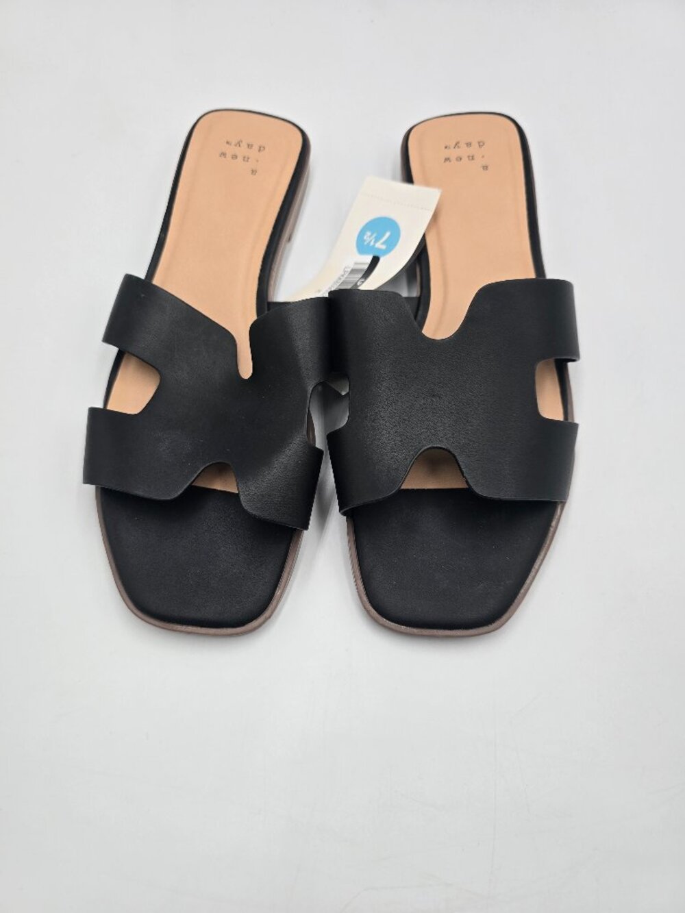 Universal Thread Carla Sandal